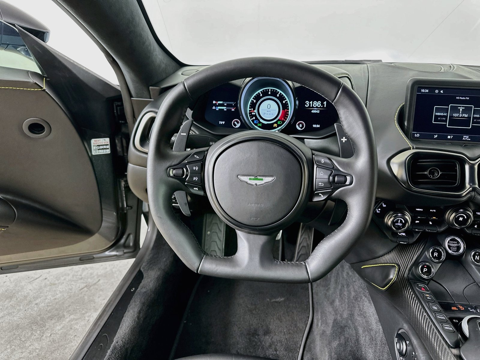 Used 2019 Aston Martin V8 Vantage Coupe RWD image 14