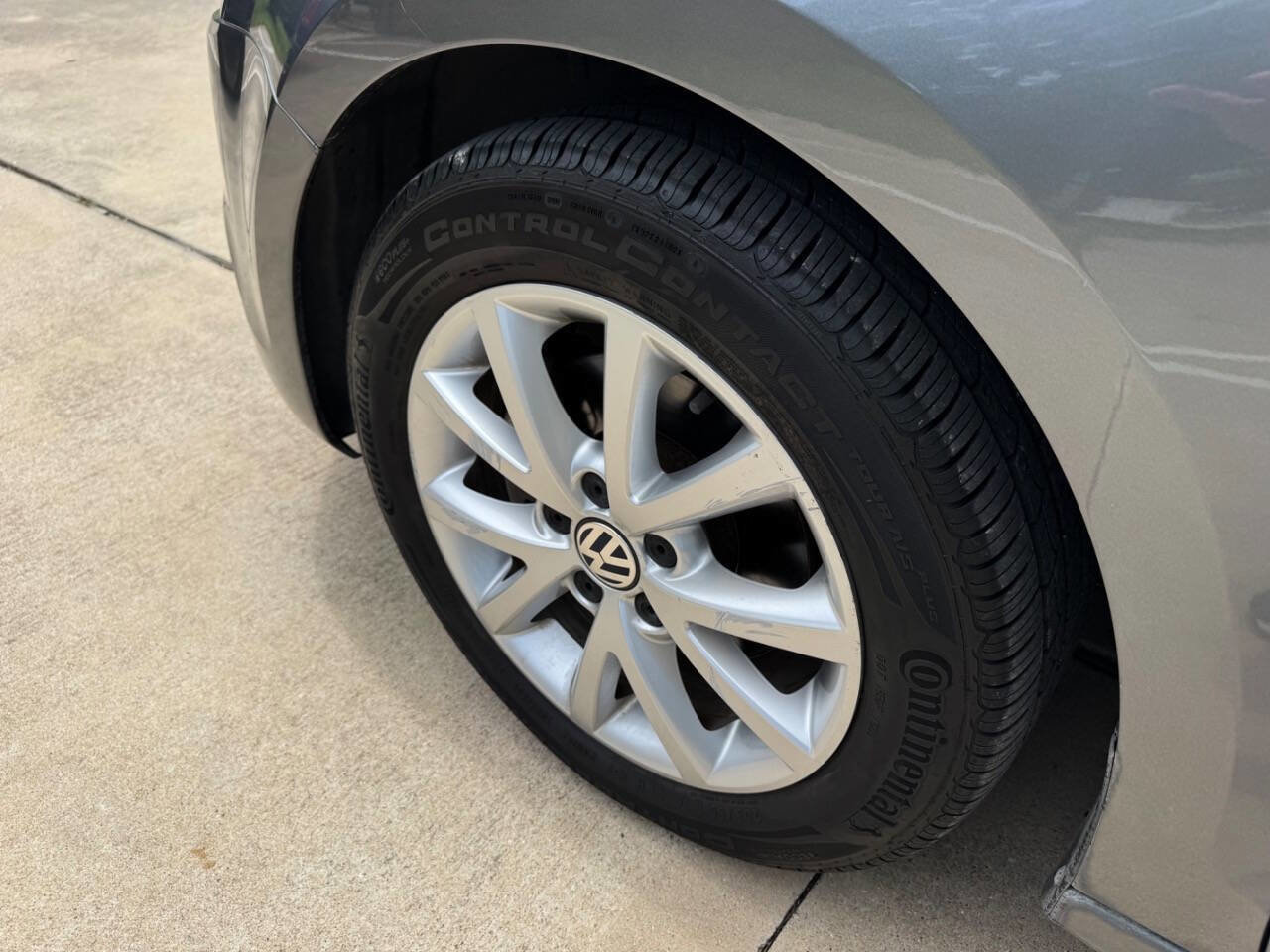 Used 2012 Volkswagen Jetta SE FWD image 16