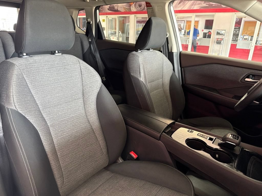 Certified 2023 Nissan Rogue SV FWD image 21