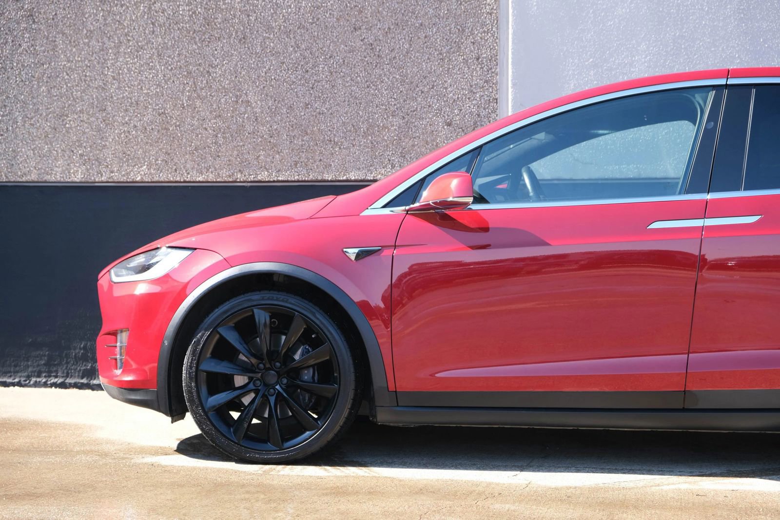 Used 2018 Tesla Model X 75D image 7