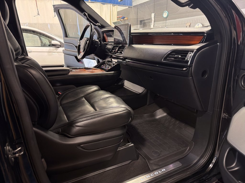 Used 2018 Lincoln Navigator Reserve w/ Technology Package AWD/4WD image 20