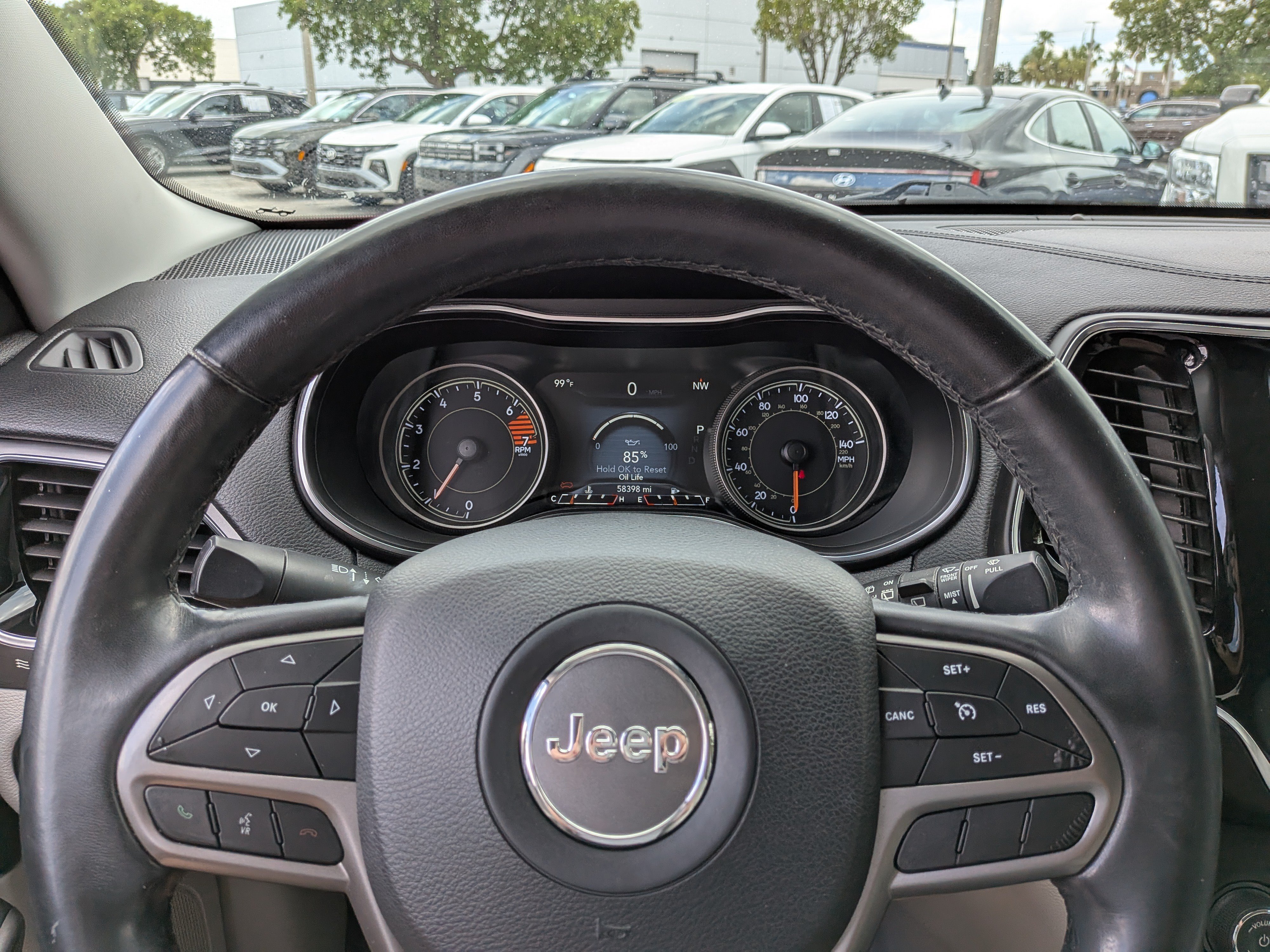 Used 2019 Jeep Cherokee Limited FWD image 28