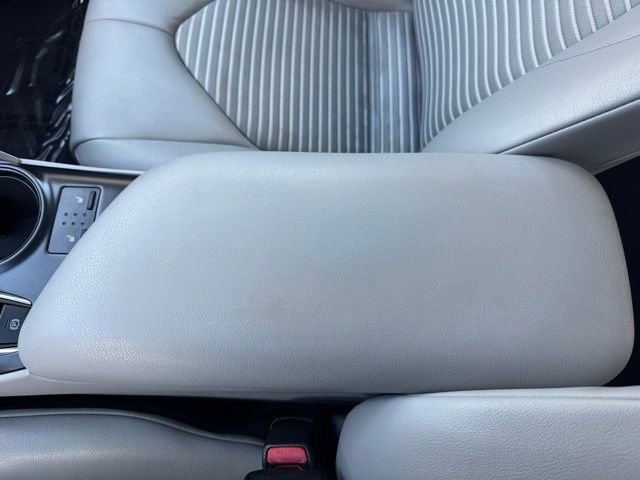 Certified 2018 Toyota Camry SE image 19