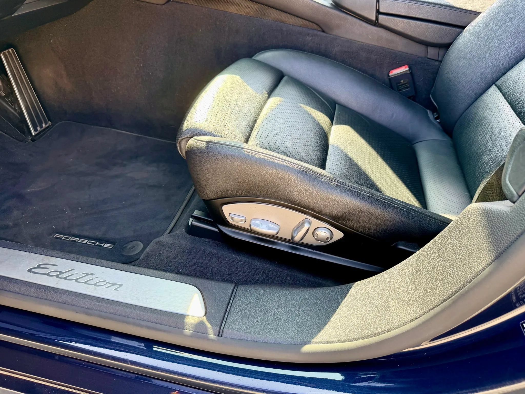 Used 2016 Porsche Panamera Edition RWD image 34