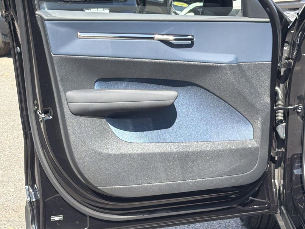 Used 2025 Volvo EX30 Plus w/ Protection Package Premier image 19