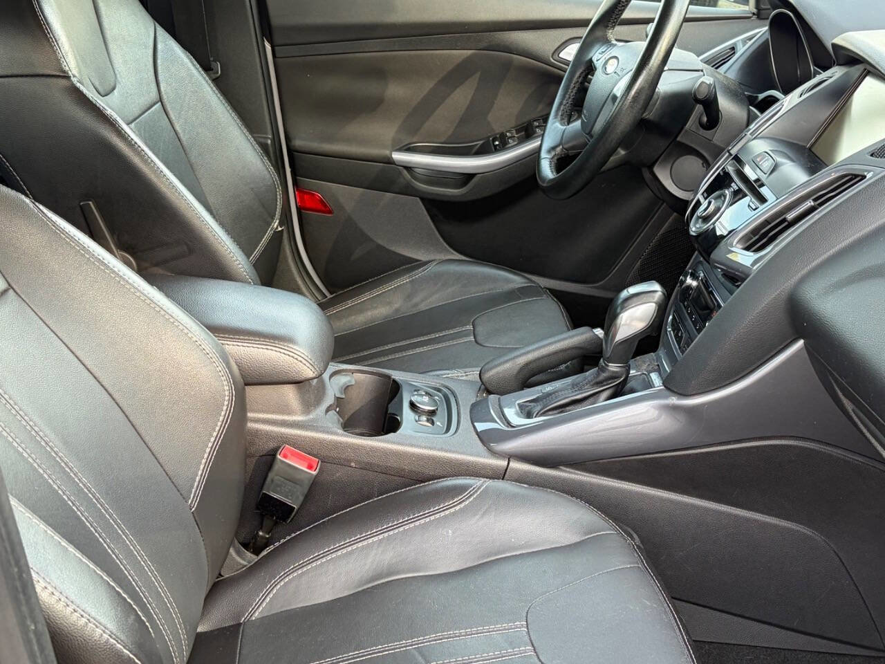 Used 2014 Ford Focus Titanium image 21