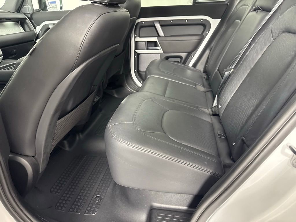Used 2024 Land Rover Defender 110 S image 28