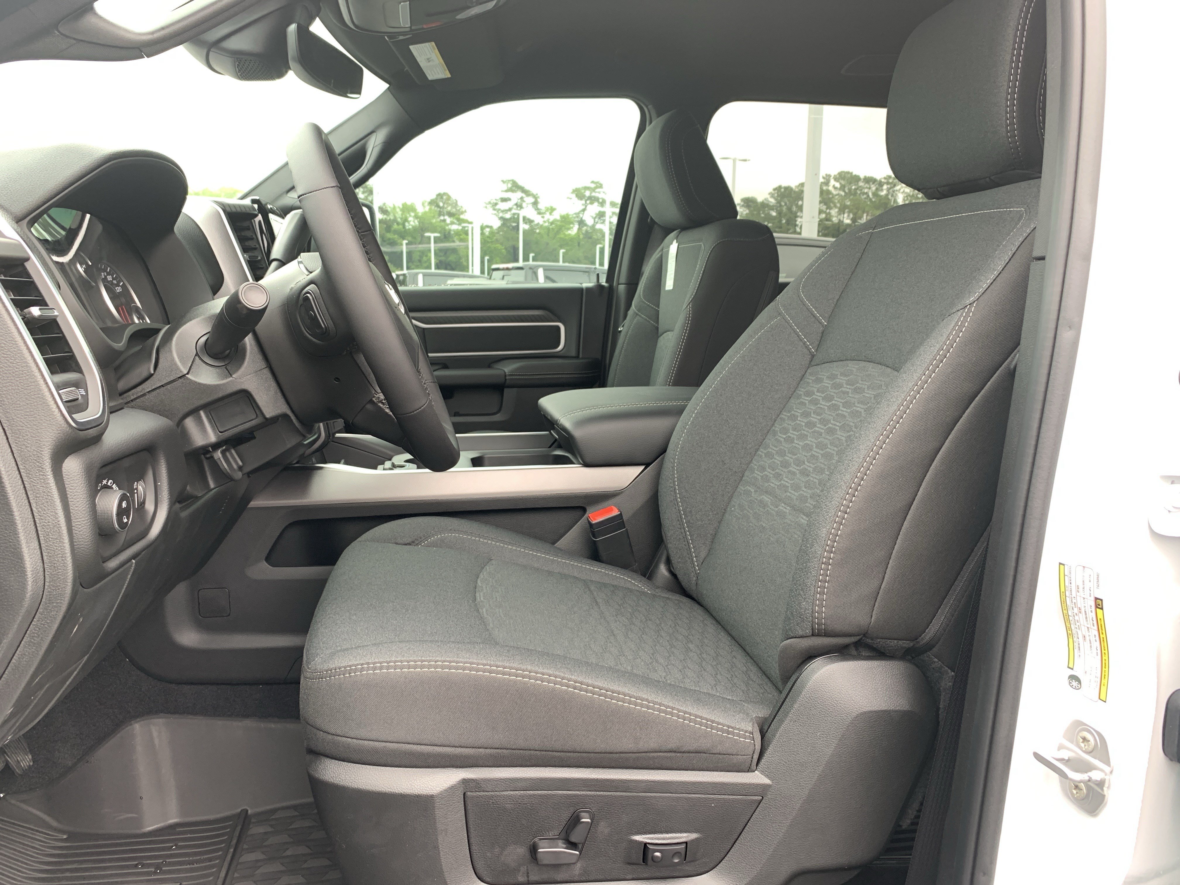 New 2026 RAM 3500 Big Horn AWD/4WD image 14