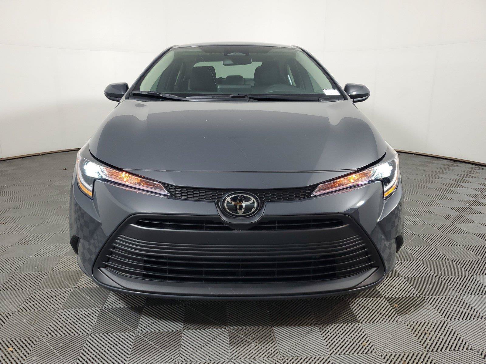 Used 2026 Toyota Corolla LE FWD image 2