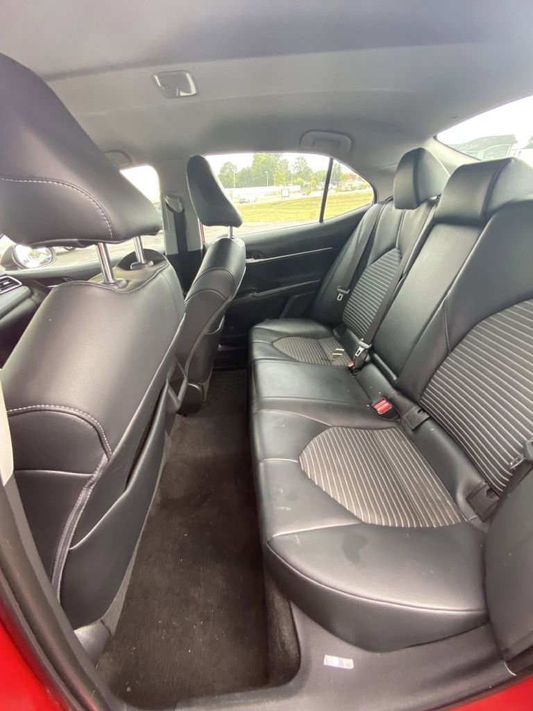 Used 2020 Toyota Camry SE image 9