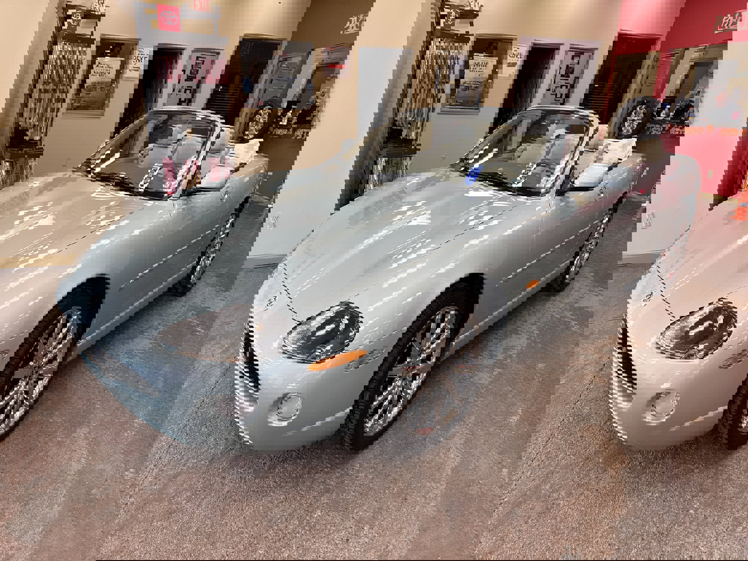 Used 2006 Jaguar XK8 Convertible image 40