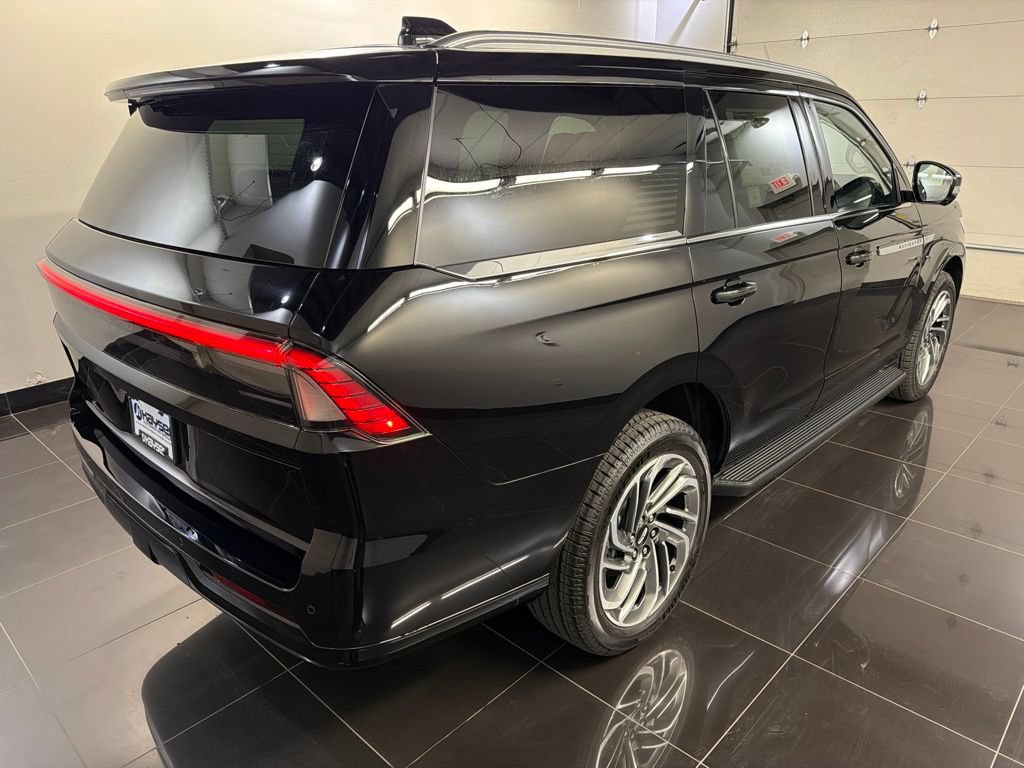 New 2026 Lincoln Navigator Premiere AWD/4WD image 6