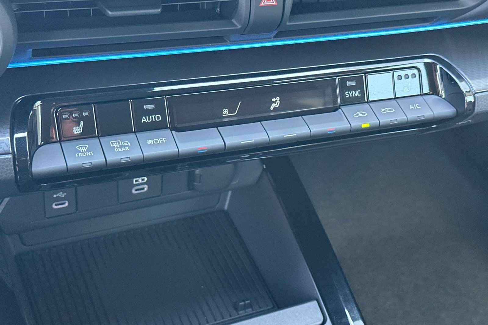New 2027 Toyota Prius Plug-In Hybrid FWD image 18
