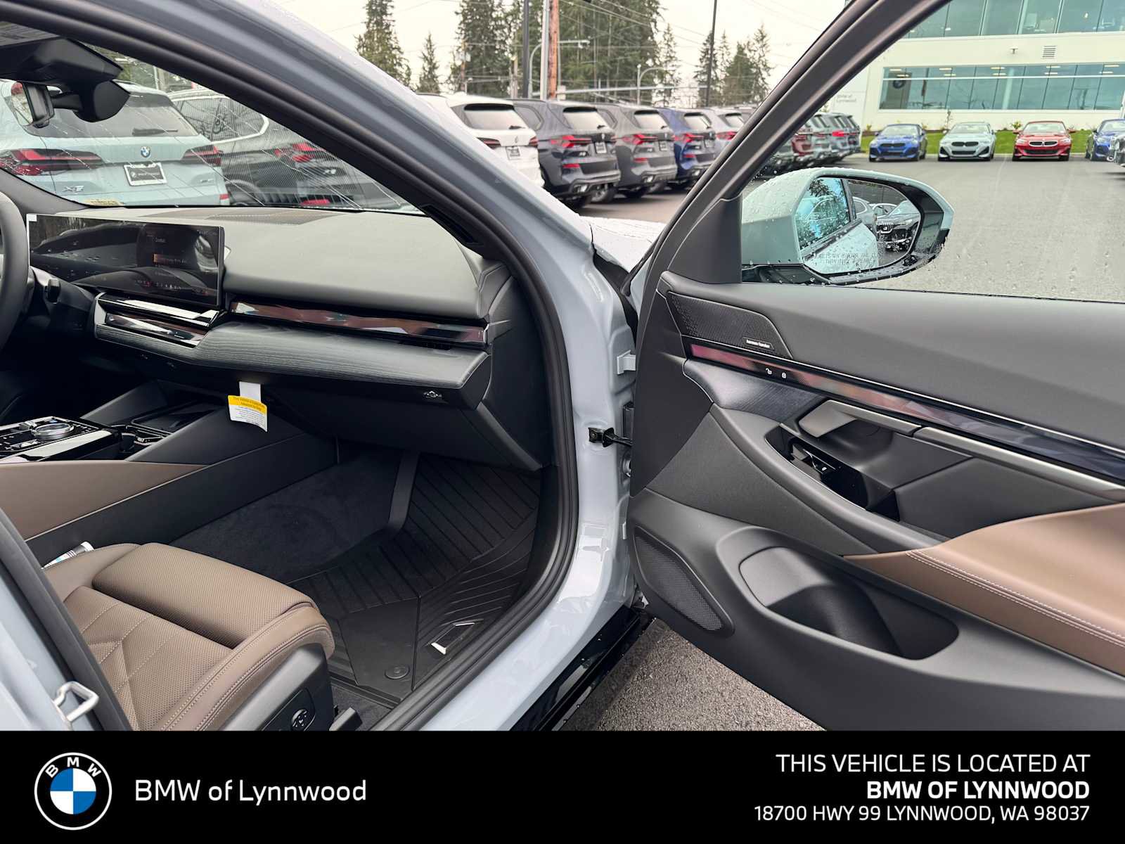 New 2026 BMW i5 eDrive40 w/ M Sport Package AWD/4WD image 10