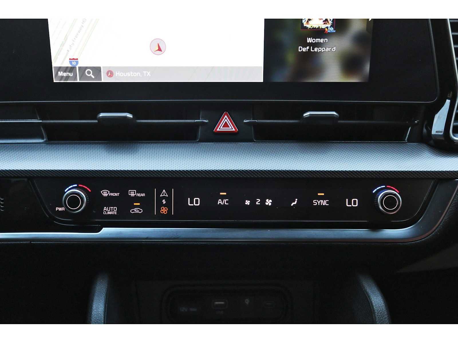 Used 2025 Kia Sportage SX image 25