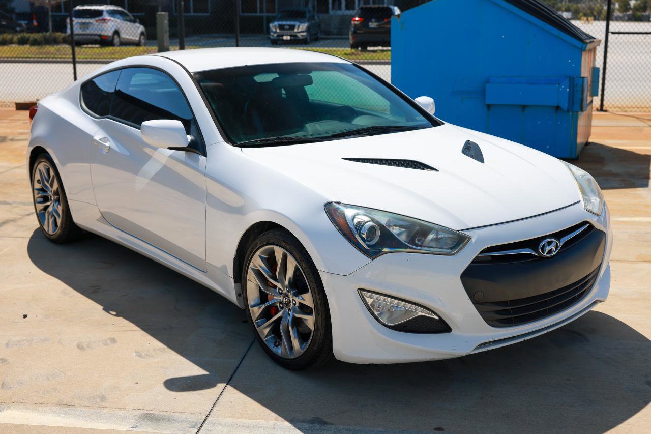 Used 2013 Hyundai Genesis 3.8 image 15