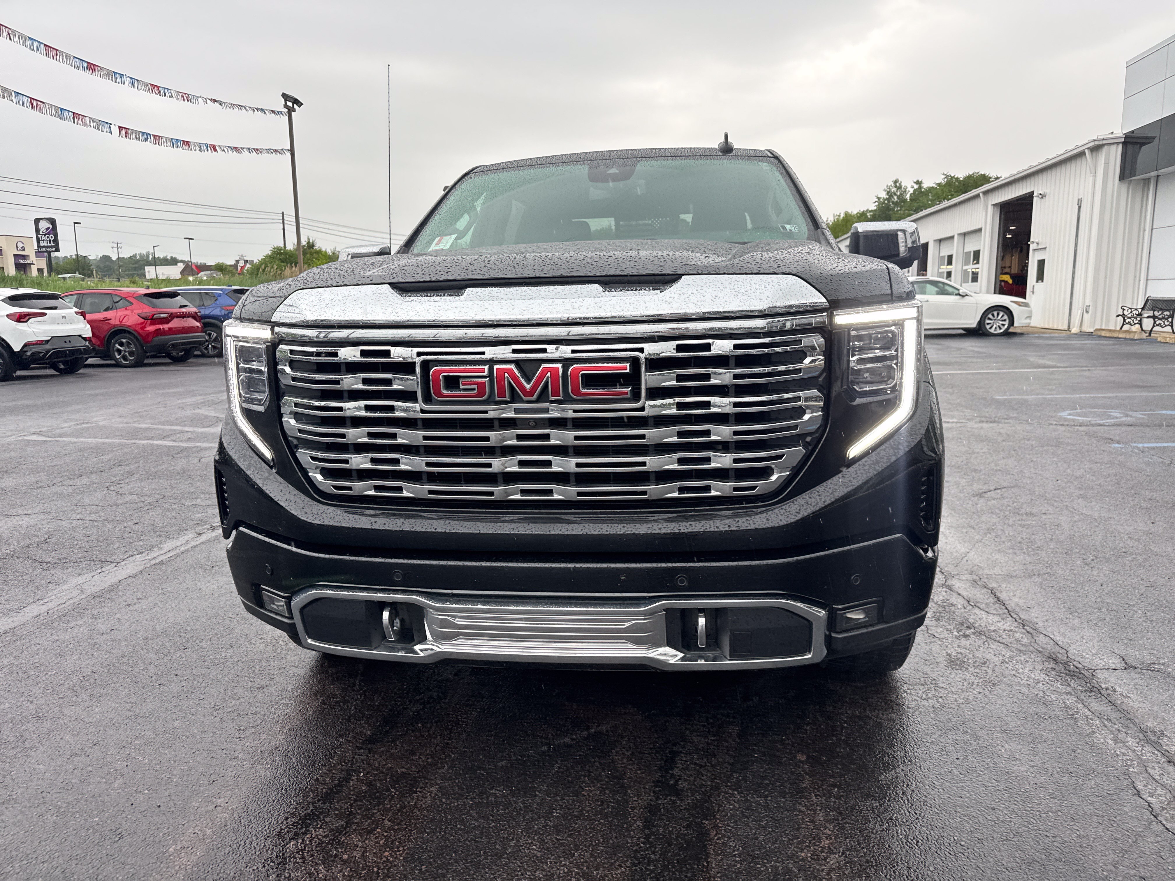 Used 2022 GMC Sierra 1500 Denali AWD/4WD image 9