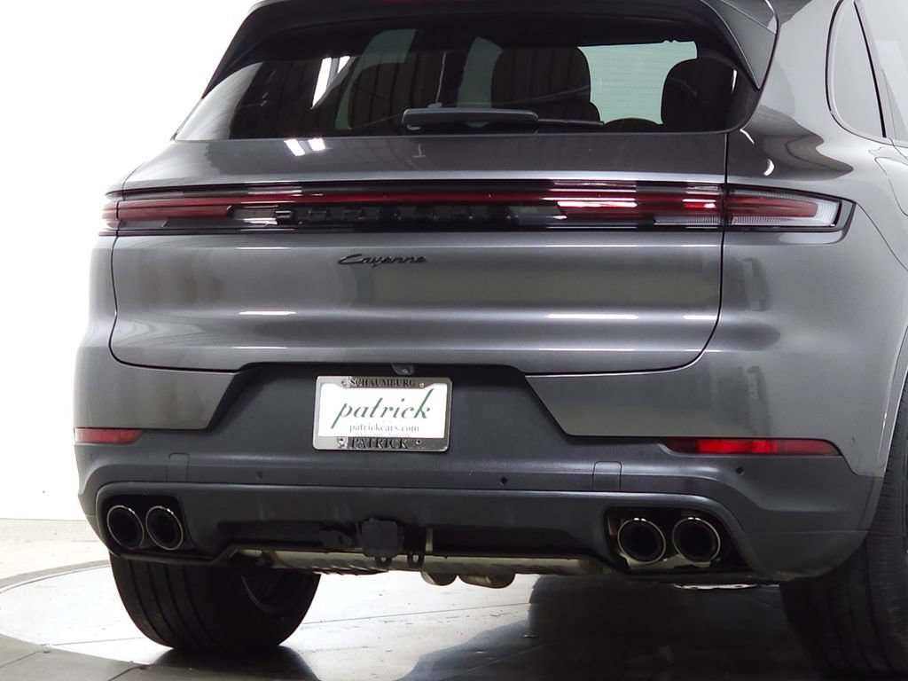 Used 2024 Porsche Cayenne AWD/4WD image 12