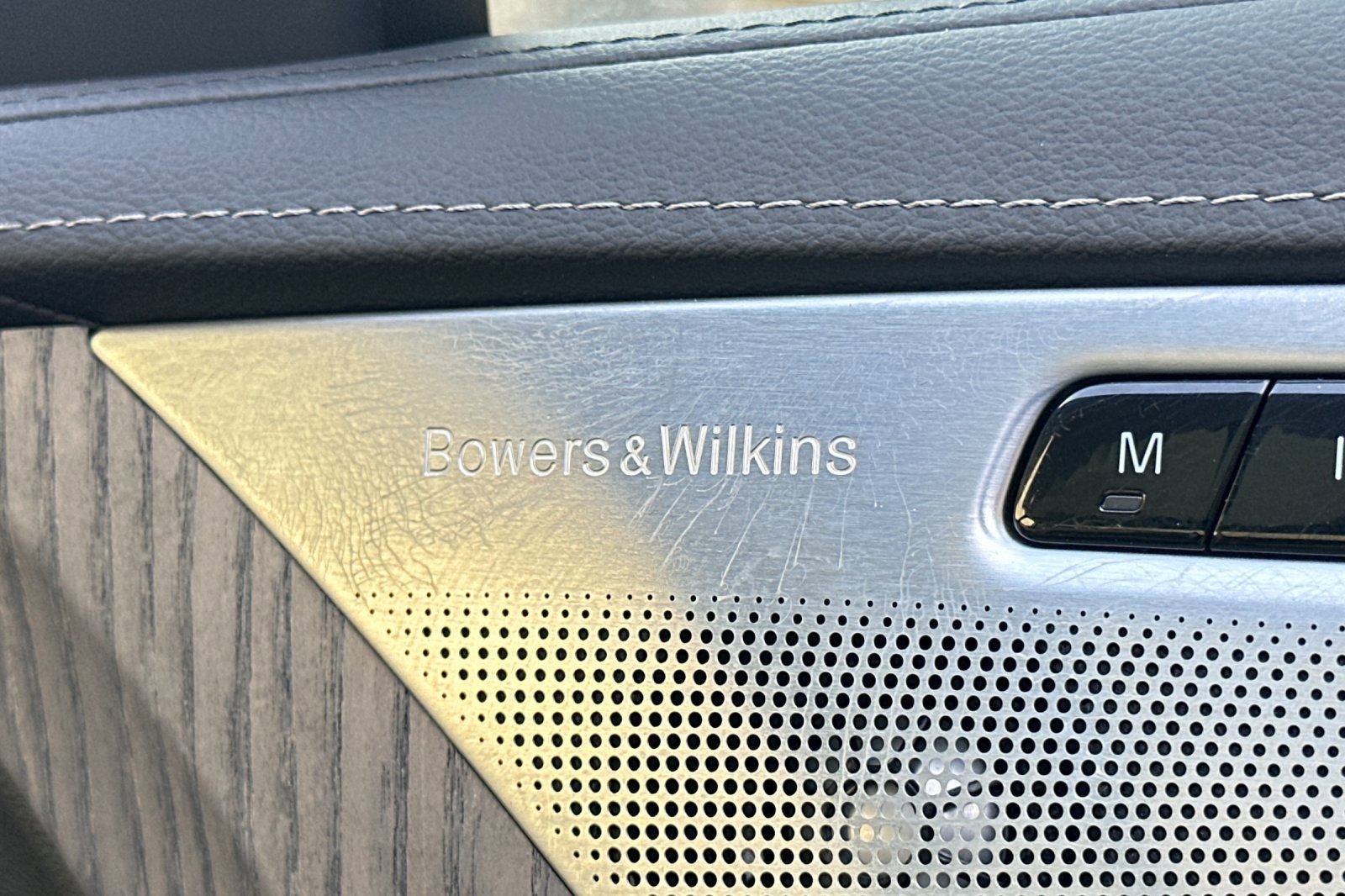 Used 2023 Volvo XC90 B6 Ultimate w/ Lounge Package image 21