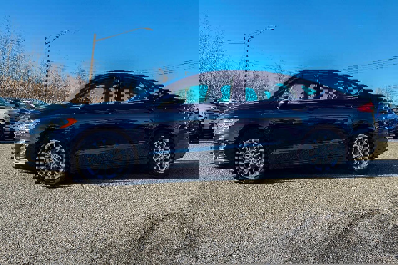 Used 2020 Ford Fusion SE image 6