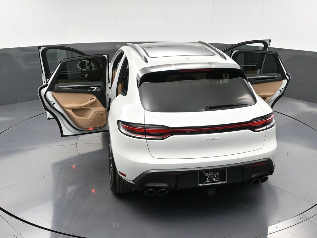 Certified 2025 Porsche Macan image 35