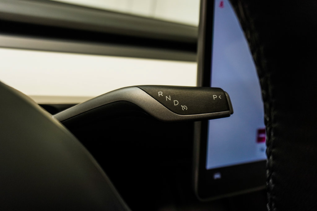 Used 2024 Tesla Model Y Long Range AWD/4WD image 16