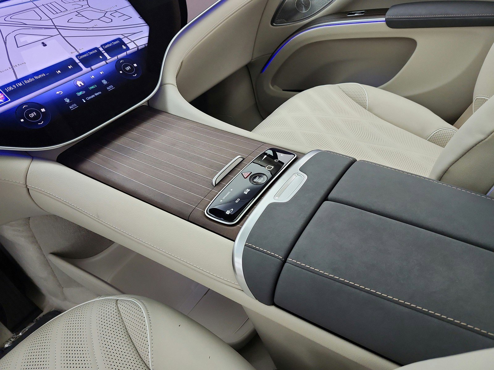 New 2026 Mercedes-Benz EQS 550 4MATIC SUV image 10