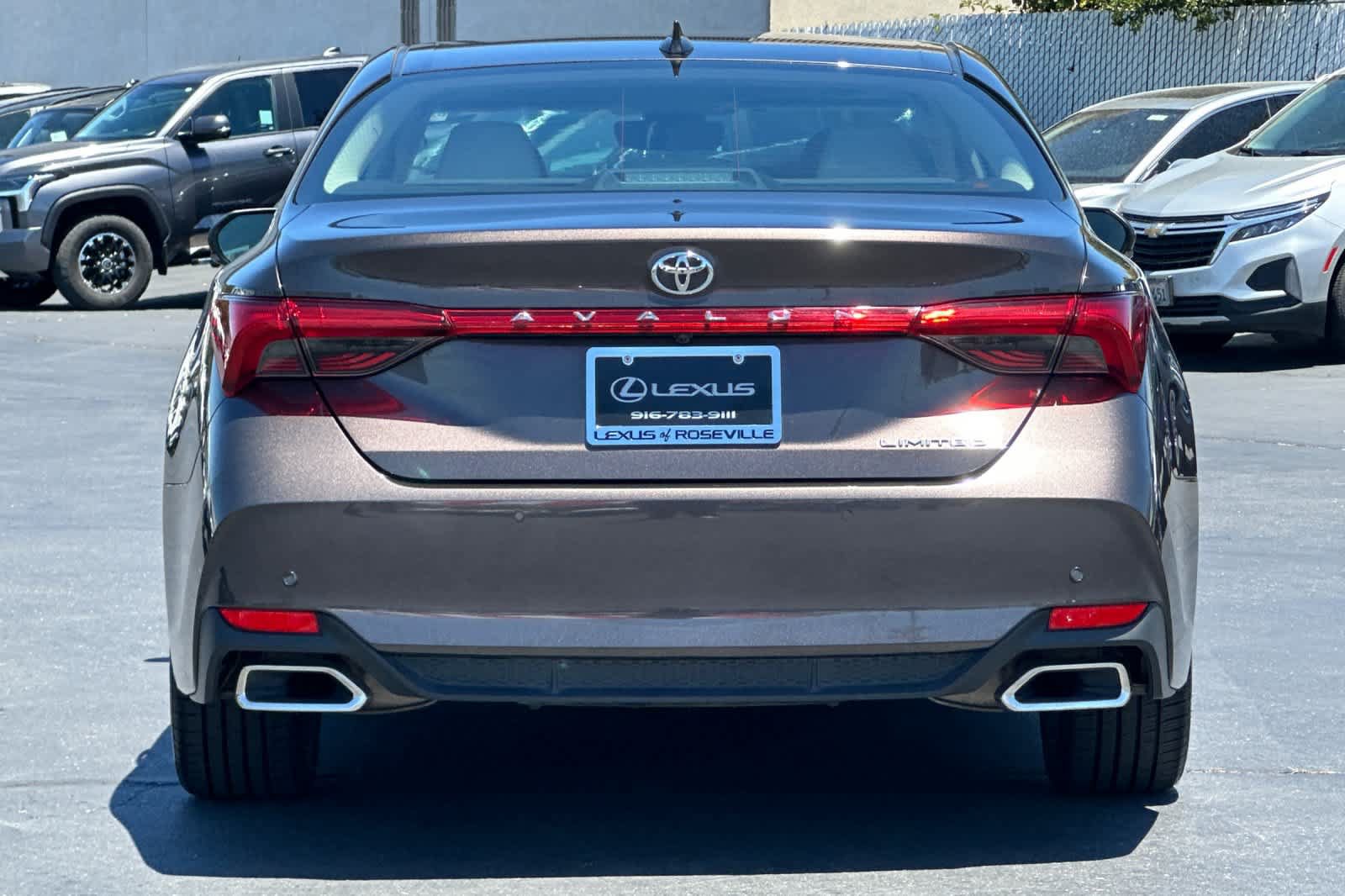 Used 2020 Toyota Avalon Limited w/ Advanced Safety Package FWD image 8