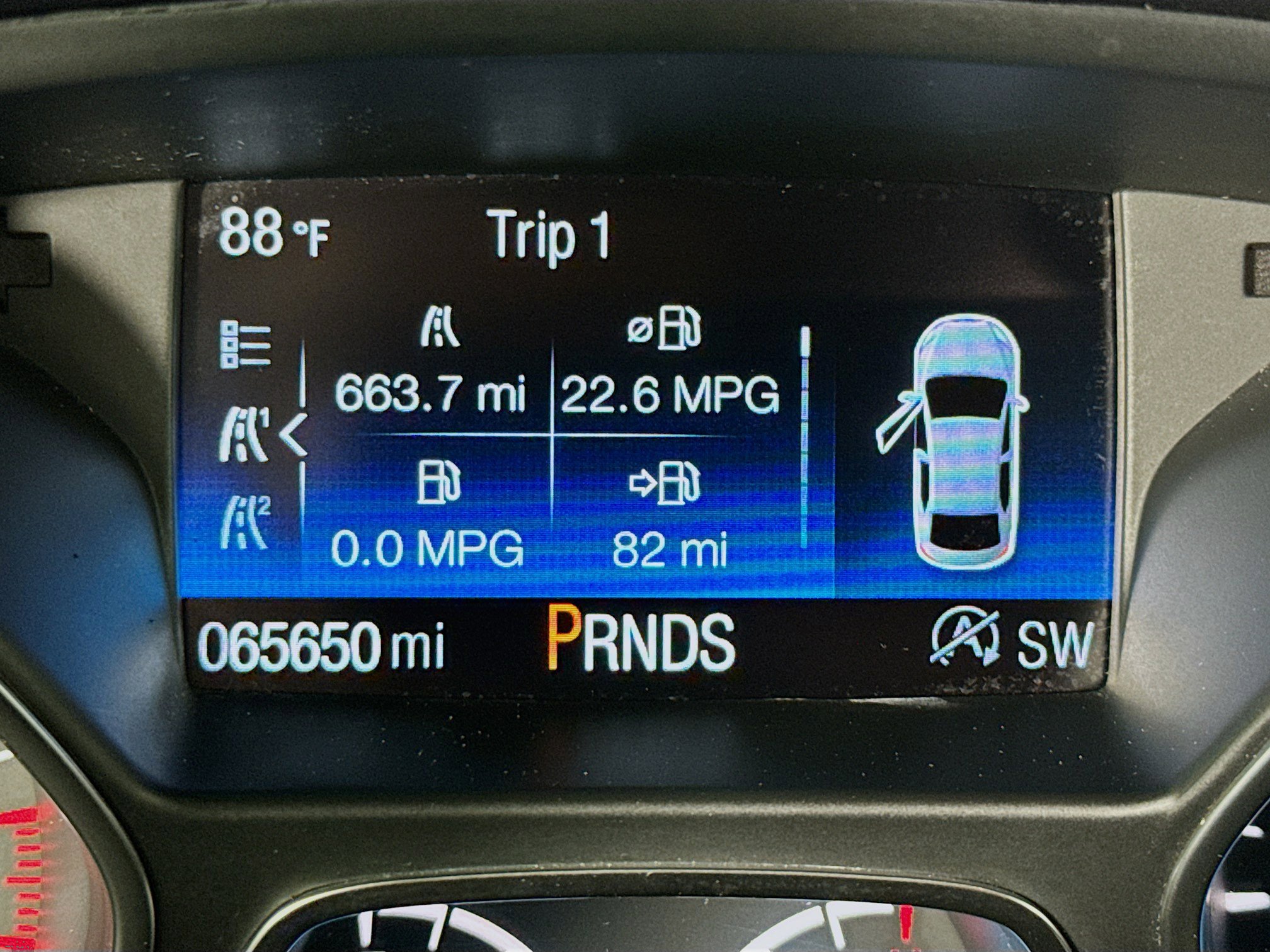 Used 2018 Ford Escape SE w/ Ford Safe & Smart Package FWD image 15