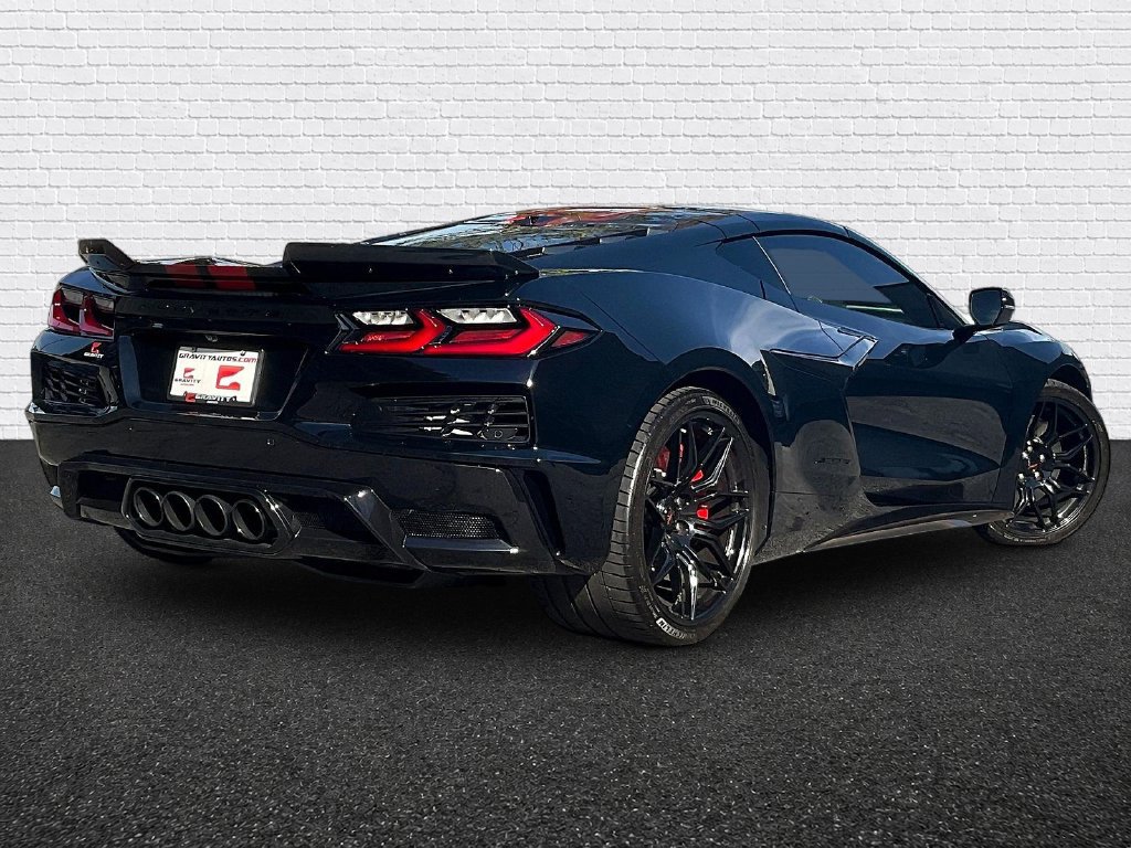 Used 2024 Chevrolet Corvette Z06 RWD image 5