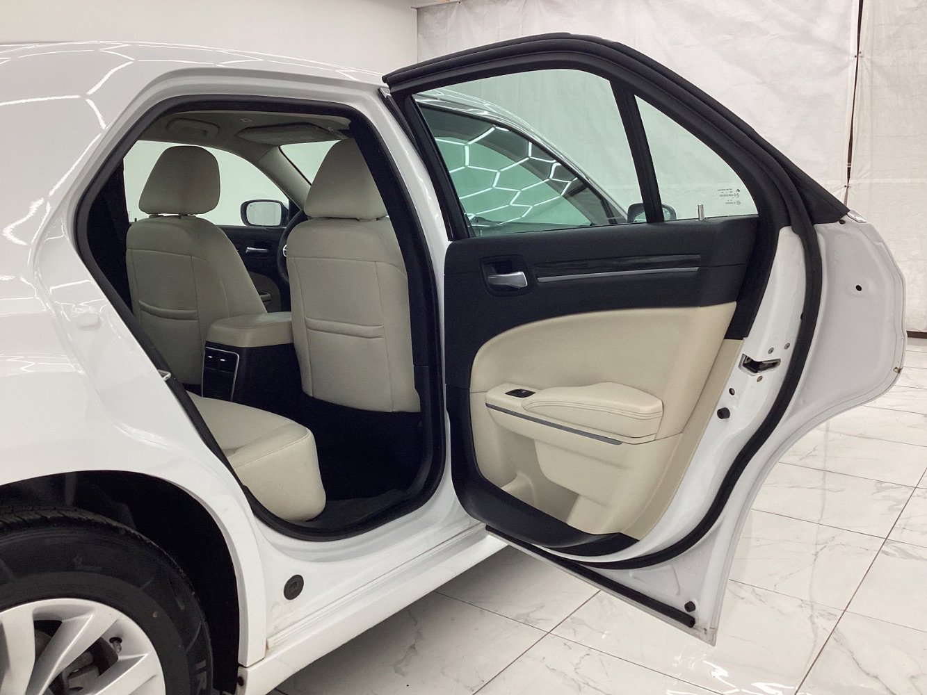 Used 2021 Chrysler 300 Touring image 23