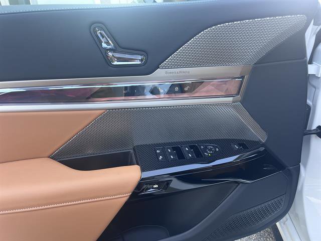 New 2025 BMW 740i xDrive image 11