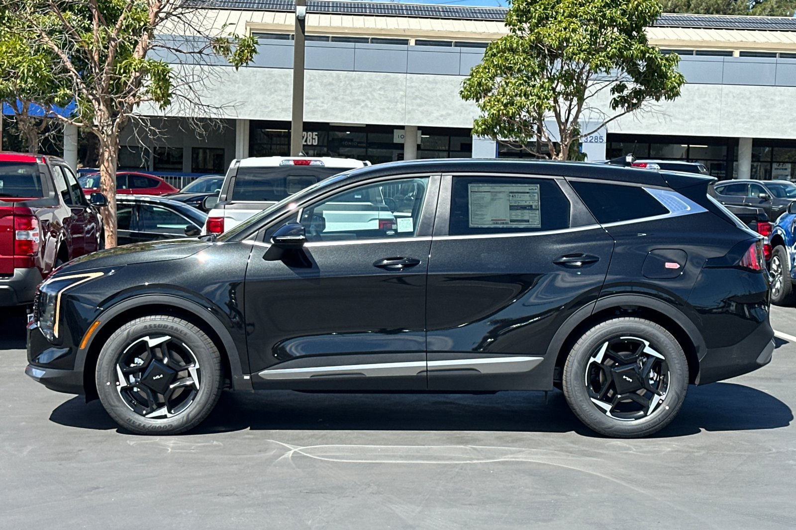 New 2027 Kia Sportage EX FWD image 8