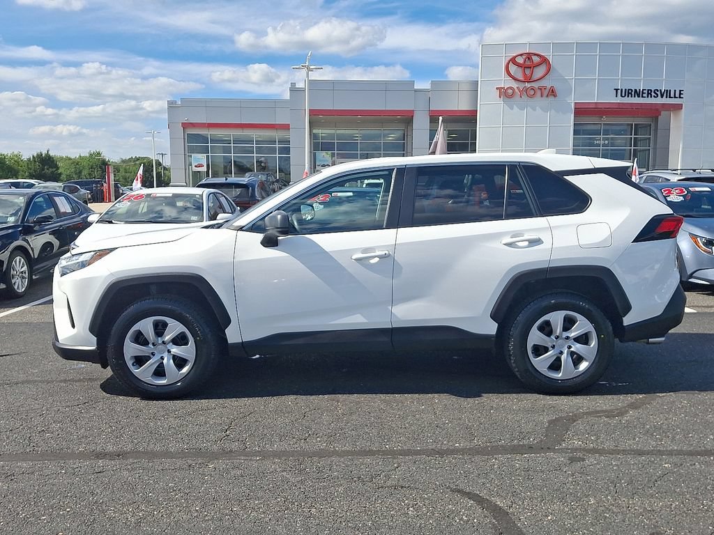 Used 2025 Toyota RAV4 LE AWD/4WD image 7