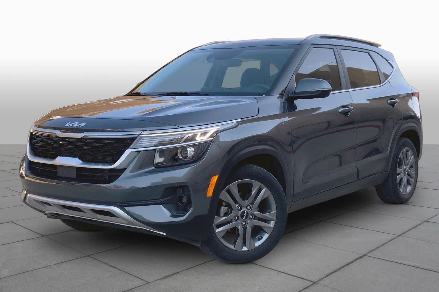 Used 2023 Kia Seltos S w/ Navigation Package FWD image 1