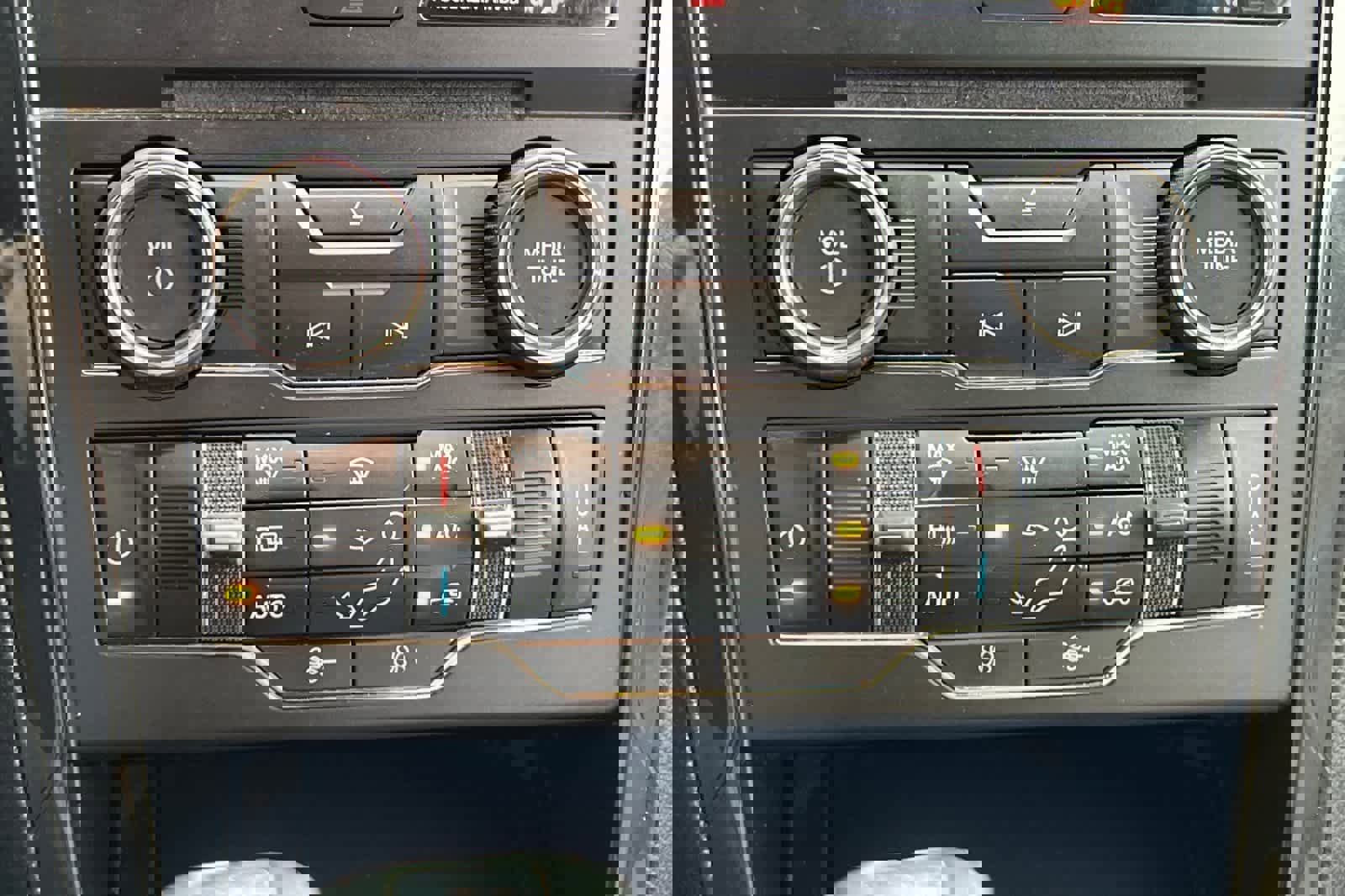 Used 2016 Ford Explorer XLT w/ Equipment Group 201A image 22