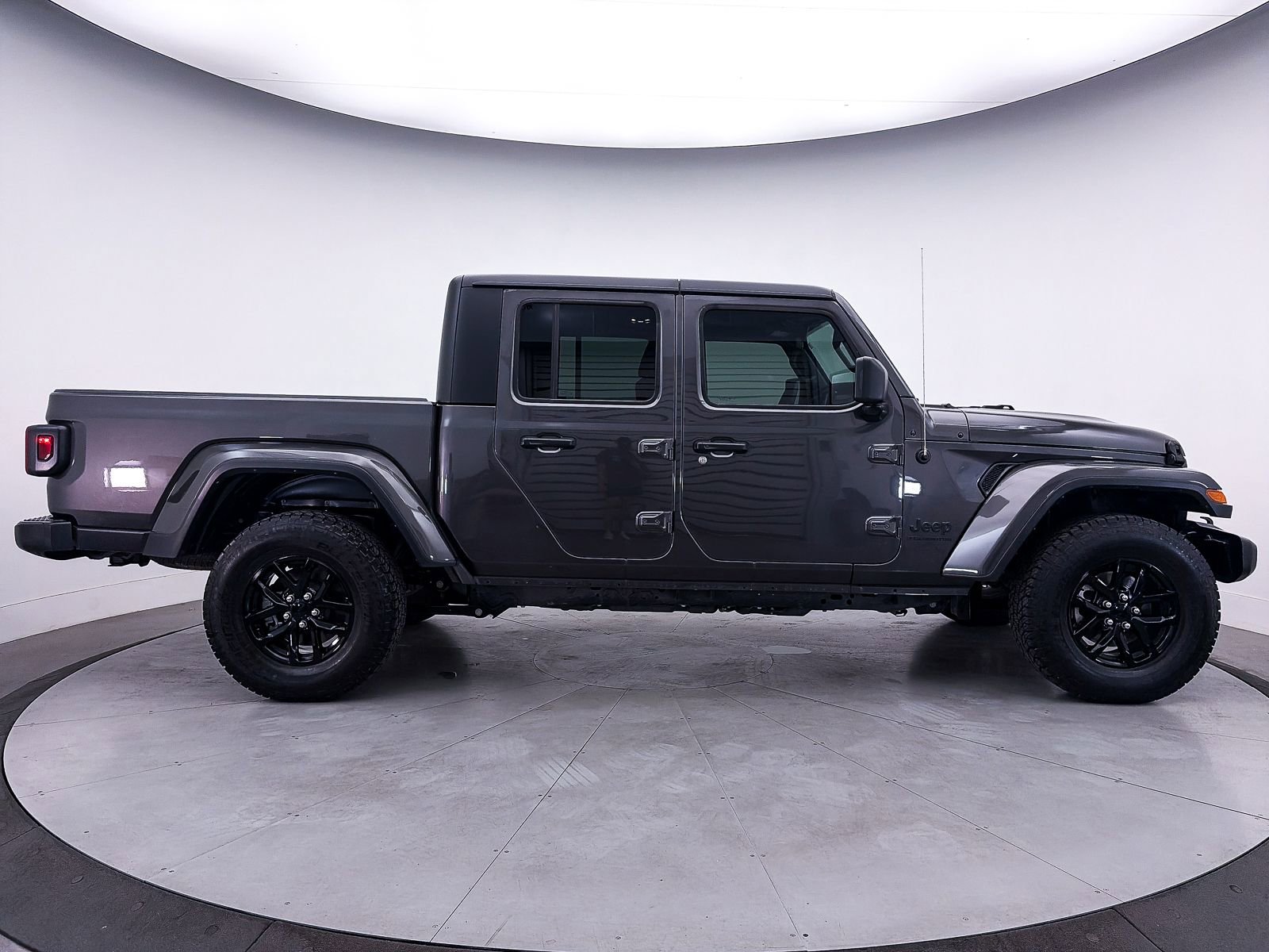Used 2023 Jeep Gladiator Sport AWD/4WD image 35