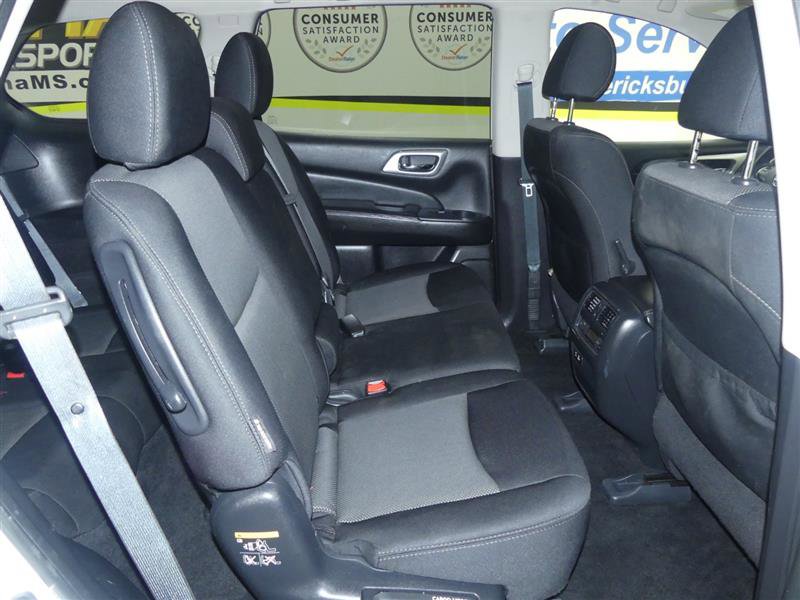 Used 2019 Nissan Pathfinder SV image 23