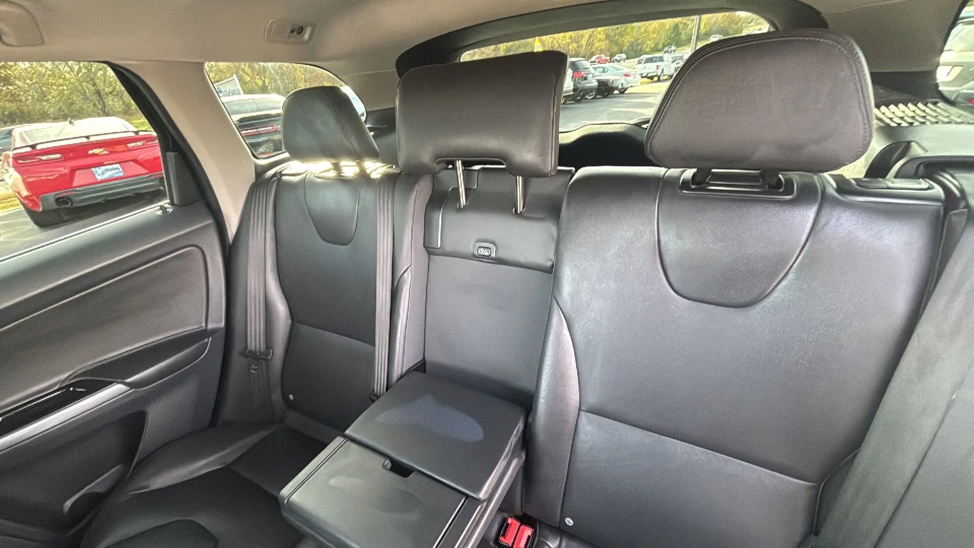 Used 2016 Volvo XC60 T6 Platinum image 29