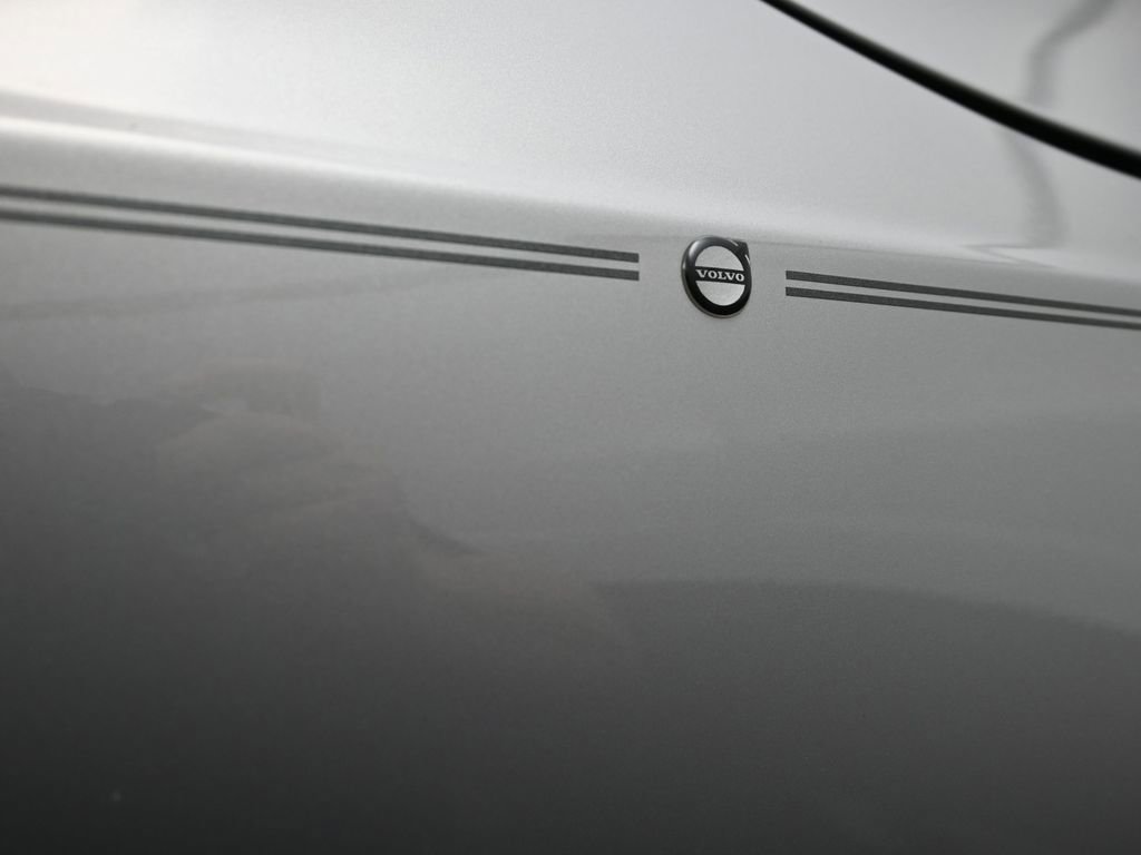 Used 2023 Volvo XC90 B6 Plus w/ Protection Package Premier image 19