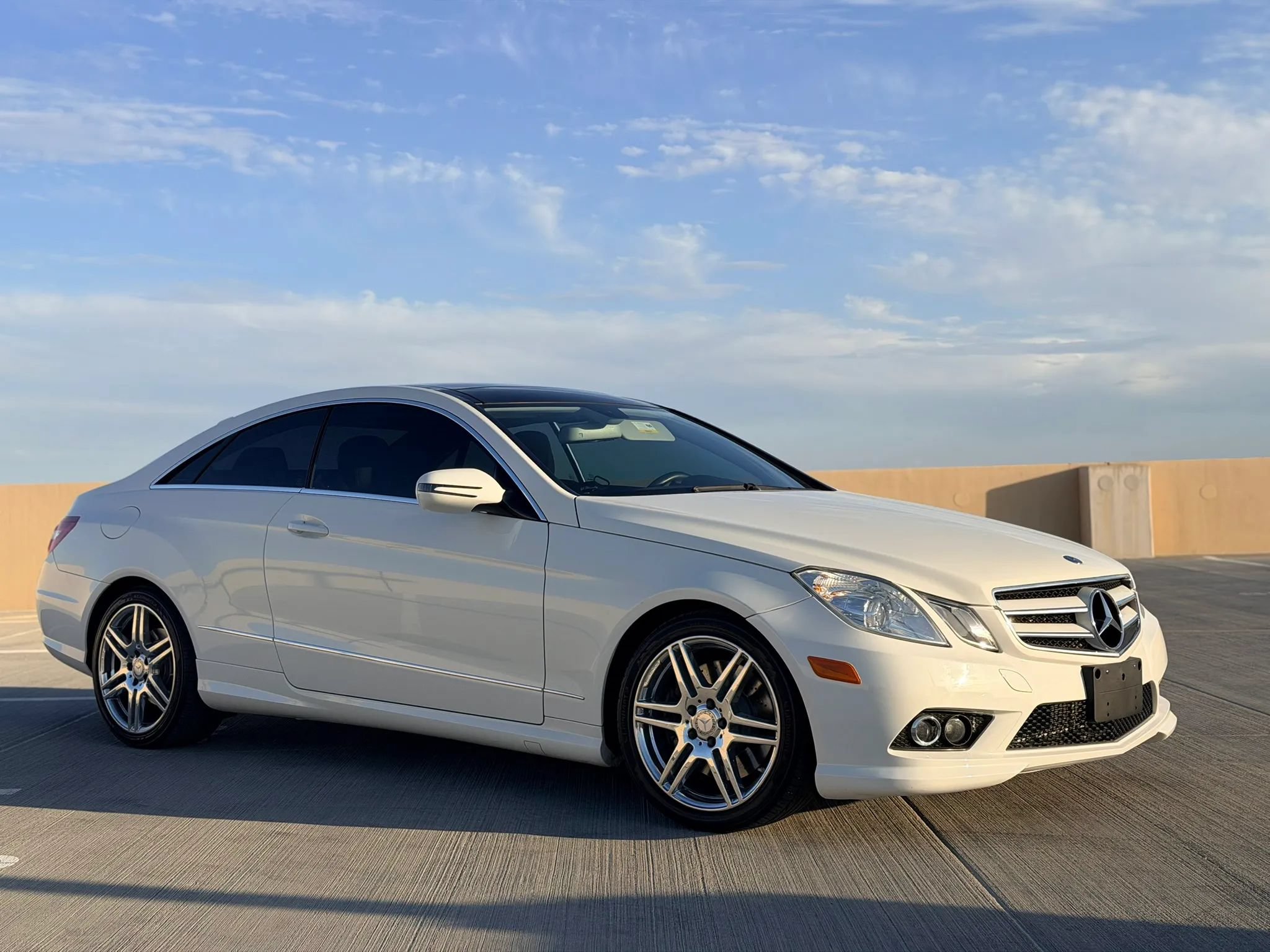 Used 2010 Mercedes-Benz E 550 Coupe image 4