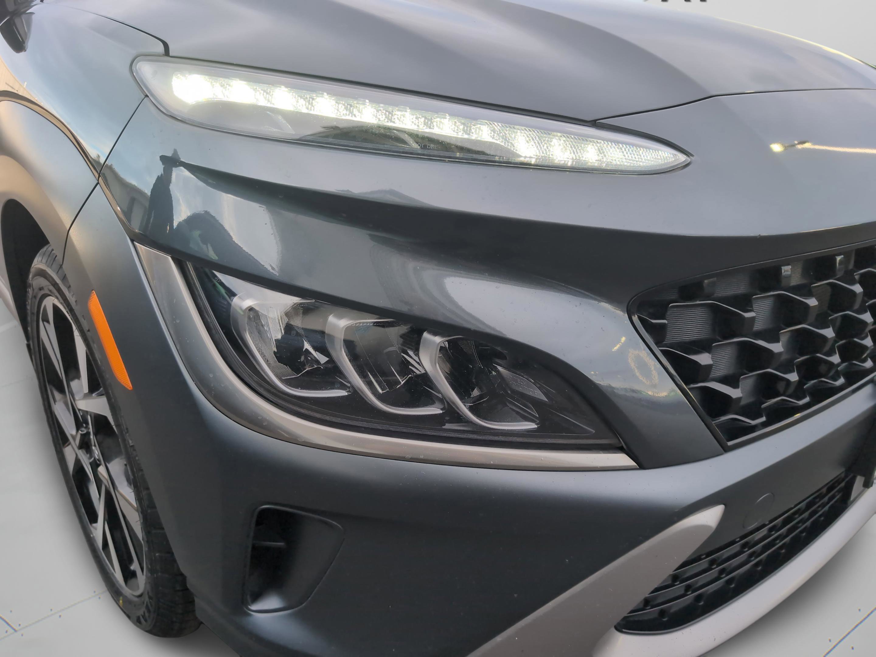 Used 2022 Hyundai Kona Limited image 8