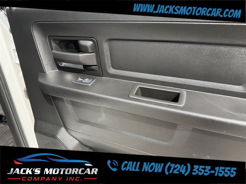 Used 2024 RAM 3500 Tradesman w/ Chrome Appearance Group AWD/4WD image 26