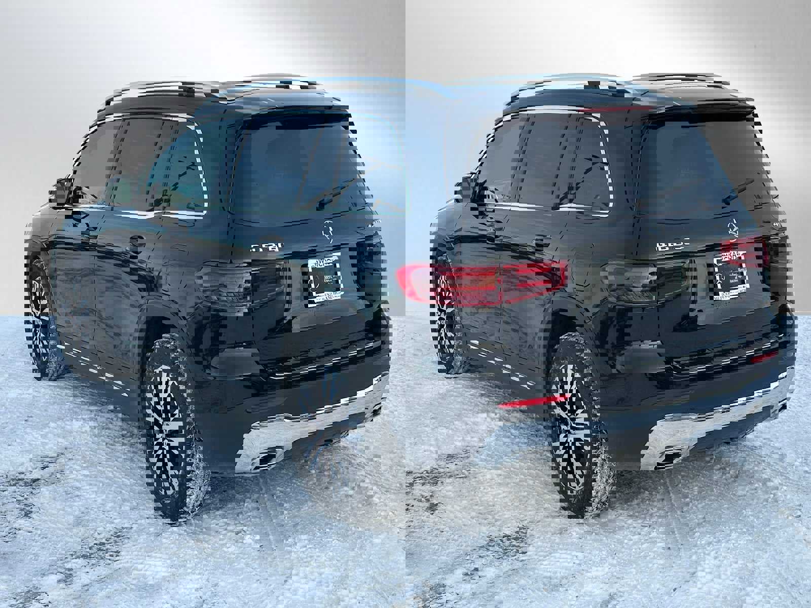 Used 2026 Mercedes-Benz GLB 250 4MATIC image 5