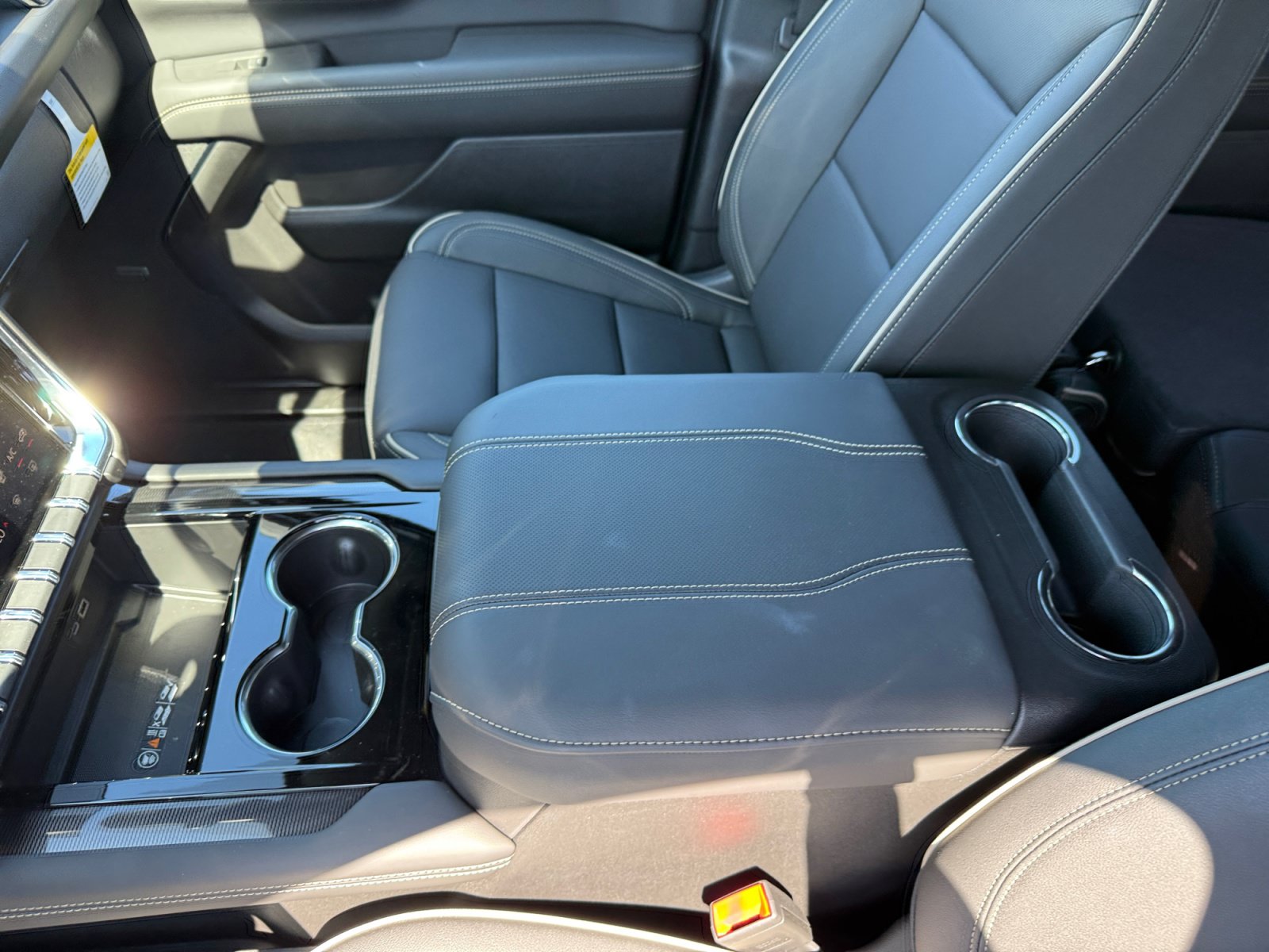 New 2026 GMC Yukon XL Elevation AWD/4WD image 14