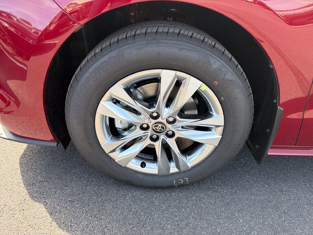 New 2026 Toyota Sienna XLE FWD image 13