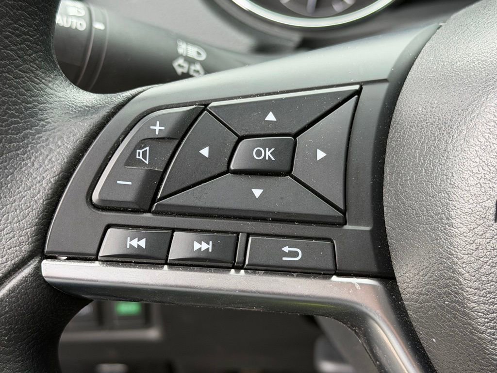 Used 2020 Nissan Rogue S FWD image 14