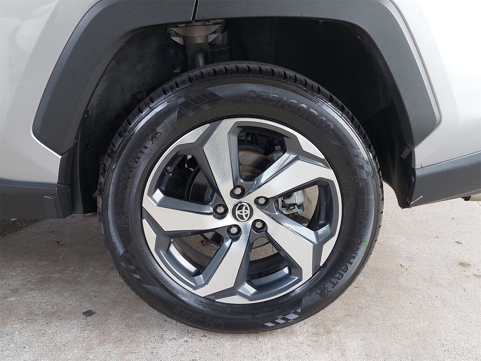 Used 2021 Toyota RAV4 XLE Premium image 33