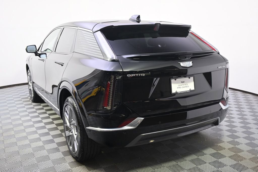 Certified 2025 Cadillac Optiq Luxury 2 w/ LPO, Floor Liner Package AWD/4WD image 4