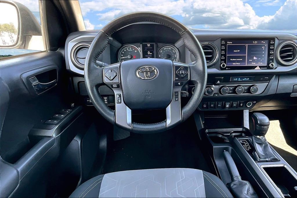 Used 2022 Toyota Tacoma TRD Off-Road w/ Technology Package image 11